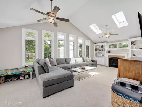 427 Turf Ln, Wheaton, IL 60187 photo 8