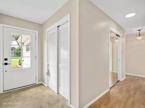 427 Turf Ln, Wheaton, IL 60187 photo 3