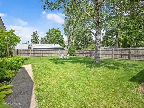 427 Turf Ln, Wheaton, IL 60187 photo 25