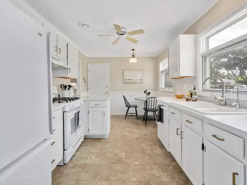 427 Turf Ln, Wheaton, IL 60187 photo 12