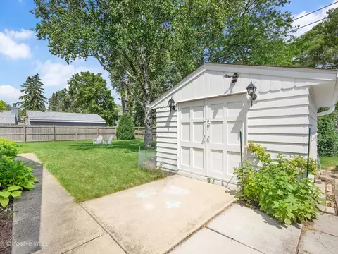 427 Turf Ln, Wheaton, IL 60187 photo 28