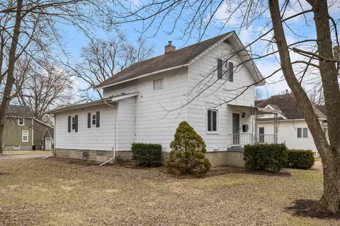 311 N 1st St, Fairbury, IL 61739