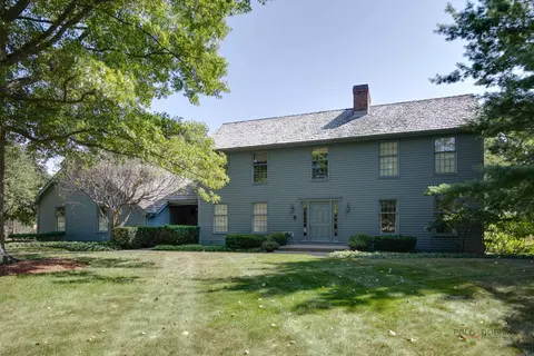 395 Fox Run Rd, Libertyville, IL 60048