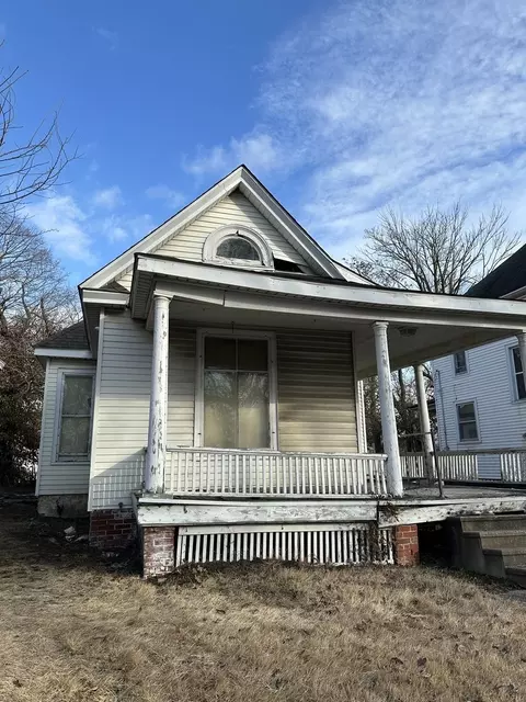 1568 N Main St, Decatur, IL 62526