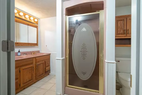 Bath - 1114 Summit St, Bloomington, IL 61701 photo 2 of 2
