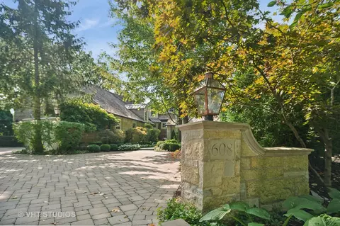 608 Stonegate Ter, Glencoe, IL 60022 photo 6