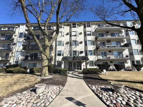 5506 Lincoln Ave #414, Morton Grove, IL 60053