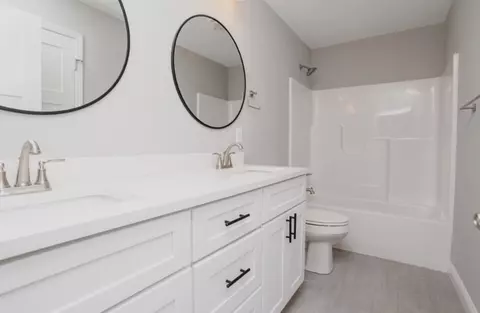 Bath - 416 Bobwhite Way, Normal, IL 61761 photo 3 of 3