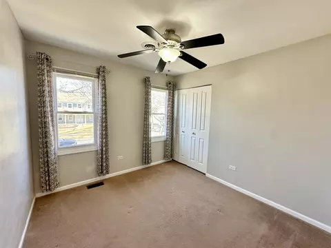 Bedroom - 689 Gardenia Ln, Bartlett, IL 60103 photo 3 of 8
