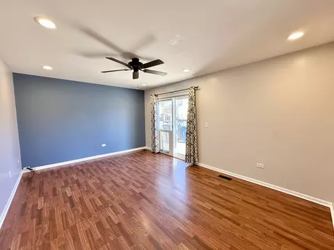 Living - 689 Gardenia Ln, Bartlett, IL 60103 photo 5 of 8
