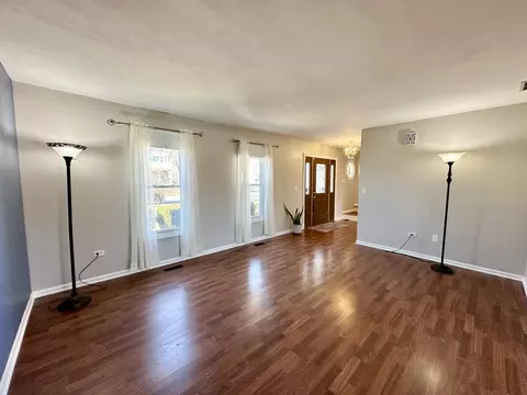 Living - 689 Gardenia Ln, Bartlett, IL 60103 photo 2 of 8
