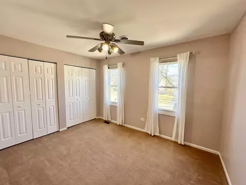 Bedroom - 689 Gardenia Ln, Bartlett, IL 60103 photo 5 of 8