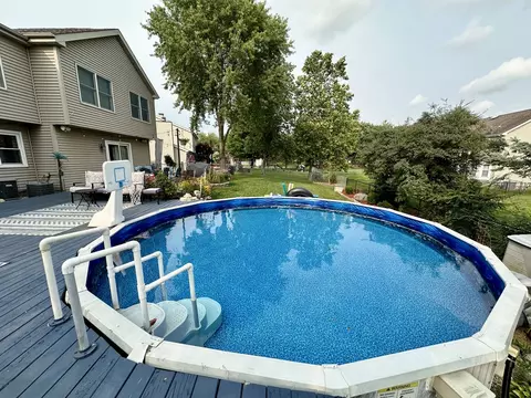 Exterior - 689 Gardenia Ln, Bartlett, IL 60103 photo 5 of 7