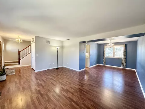 Living - 689 Gardenia Ln, Bartlett, IL 60103 photo 3 of 8