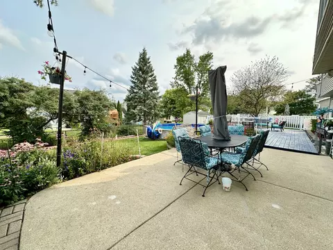 Exterior - 689 Gardenia Ln, Bartlett, IL 60103 photo 6 of 7
