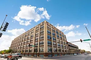 3963 W Belmont Ave #221, Chicago, IL 60618