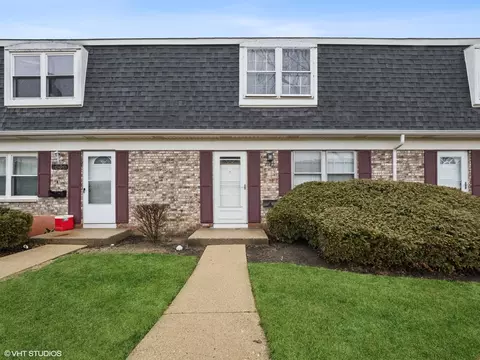 1547 Mckool Ave, Streamwood, IL 60107