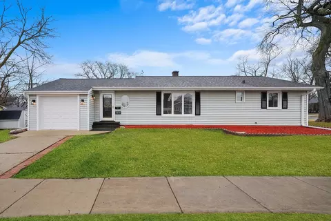 1217 Evergreen St, Wheaton, IL 60187