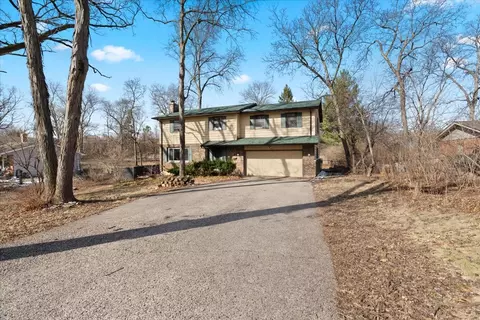 6303 Robin Ln, Crystal Lake, IL 60014