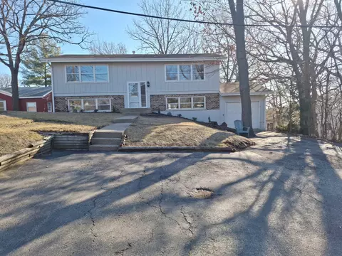 1004 Burr St, Lake In The Hills, IL 60156