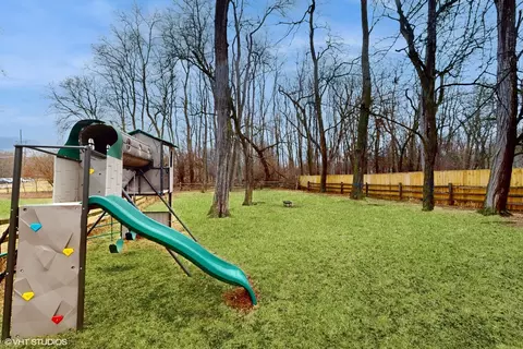 Exterior - 1509 Hill Ave, Wheaton, IL 60187 photo 7 of 9