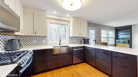 Kitchen - 1509 Hill Ave, Wheaton, IL 60187 photo 2 of 3