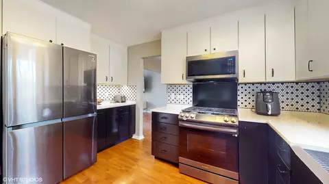 Kitchen - 1509 Hill Ave, Wheaton, IL 60187 photo 3 of 3