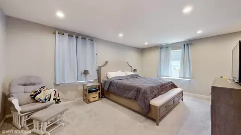 Bedroom - 1509 Hill Ave, Wheaton, IL 60187 photo 1 of 8