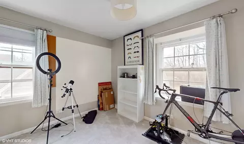 Bedroom - 1509 Hill Ave, Wheaton, IL 60187 photo 6 of 8