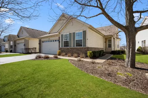 1344 Mansfield Dr, Aurora, IL 60502