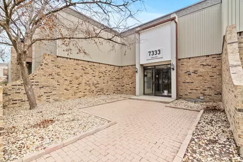 7333 Grand Ave #203, Downers Grove, IL 60516