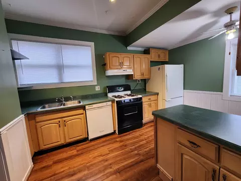 715 Logan Ave, Elgin, IL 60120 photo 10
