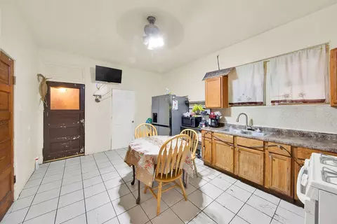 2335 S Hamlin Ave, Chicago, IL 60623 photo 16