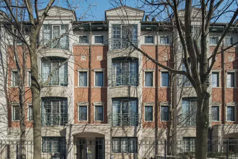 1445 S Prairie Ave, Chicago, IL 60605