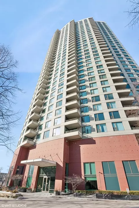 501 N Clinton St #1301, Chicago, IL 60654