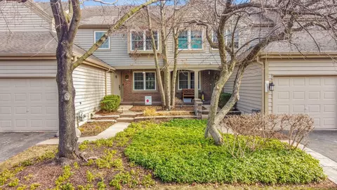1552 Aberdeen Ct #35, Naperville, IL 60564