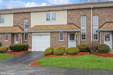 11030 S Roberts Rd #3, Palos Hills, IL 60465