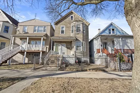 2922 E 97th St, Chicago, IL 60617