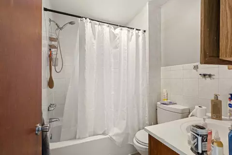 Bath - 2922 E 97th St, Chicago, IL 60617 photo 2 of 2