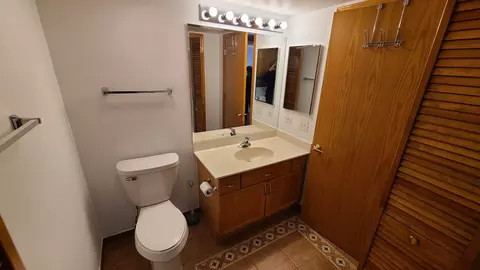 Bath - 1477 Thacker Ave #310, Des Plaines, IL 60016 photo 2 of 7