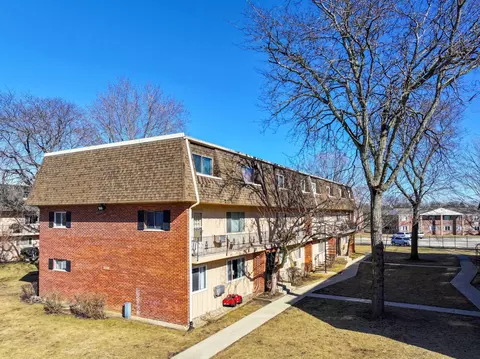 2310 Algonquin Rd #7, Rolling Meadows, IL 60008