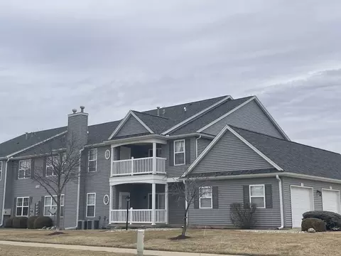 3020 E Stillwater Lndg #203, Urbana, IL 61802