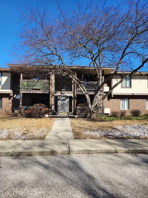 570 Somerset Ln #7, Crystal Lake, IL 60014