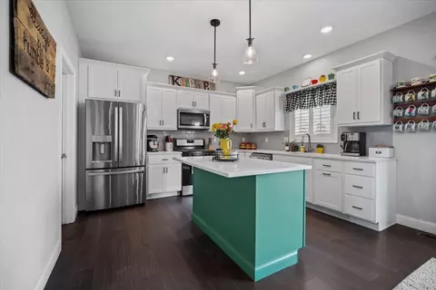 Kitchen - 3 Flag Tree Ct, Bloomington, IL 61705 photo 1 of 3