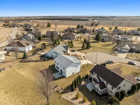 View/Area - 3 Flag Tree Ct, Bloomington, IL 61705 photo 4 of 5