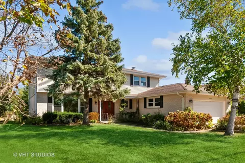 2425 N Windsor Dr, Arlington Heights, IL 60004