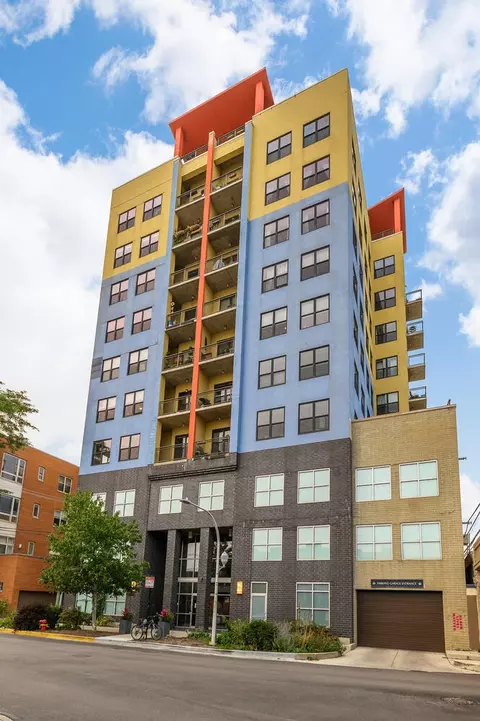 1122 W Catalpa Ave #717, Chicago, IL 60640