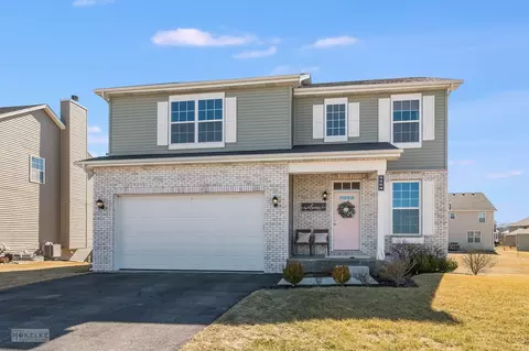946 N Carly Cir, Yorkville, IL 60560