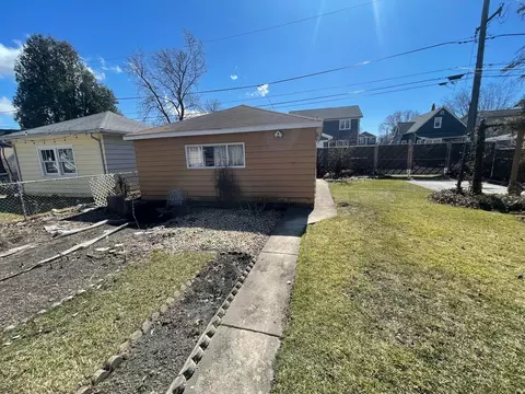Exterior - 9019 Grant Ave, Brookfield, IL 60513 photo 7 of 7