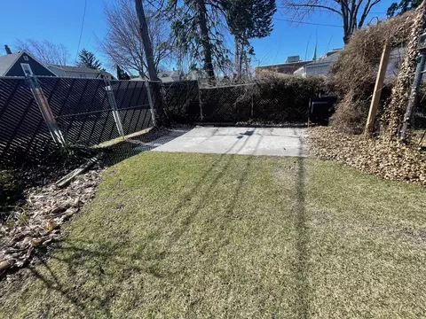 Exterior - 9019 Grant Ave, Brookfield, IL 60513 photo 5 of 7